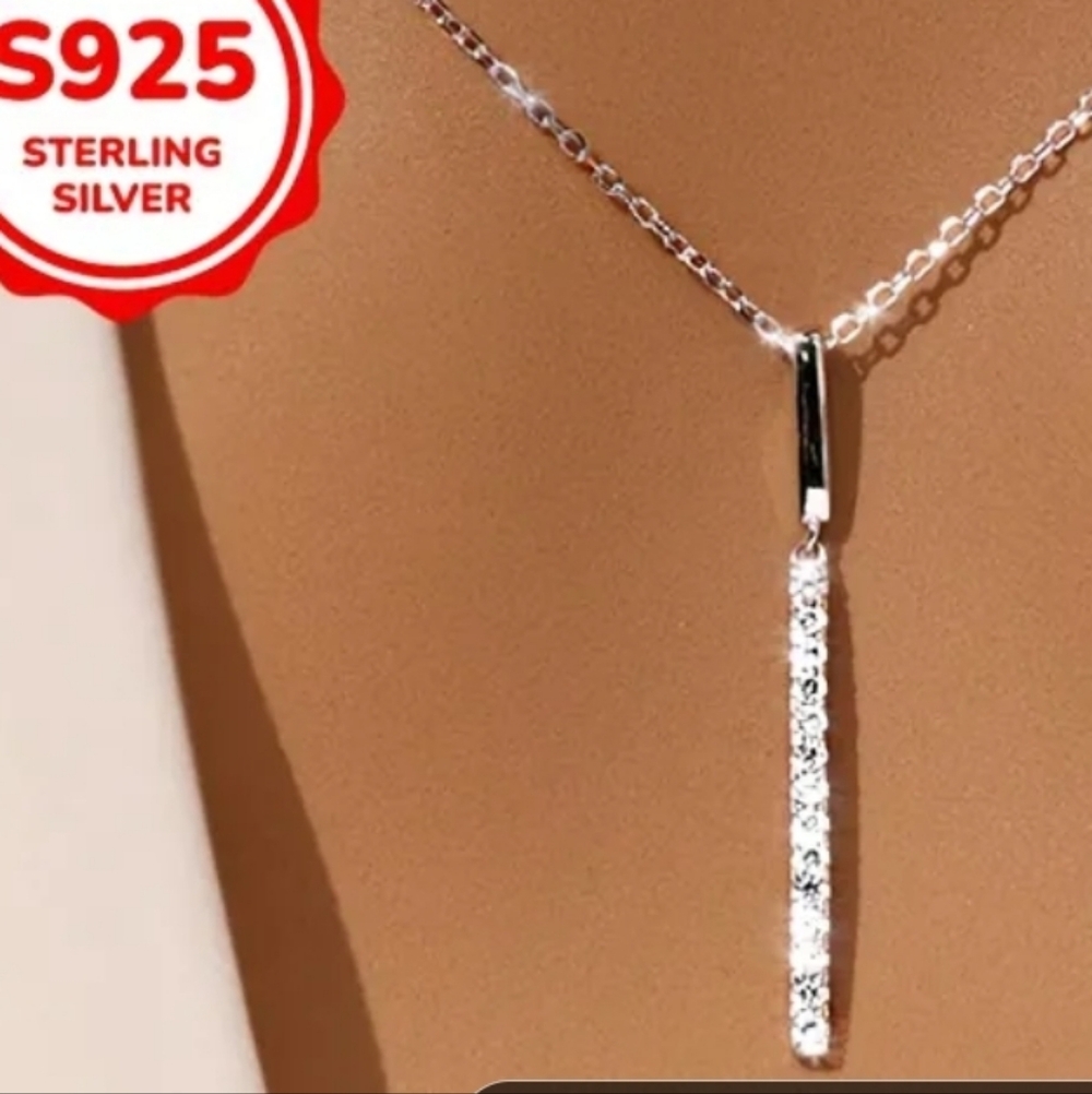 Elegant 925 Sterling Silver Pendant Necklace - Picture 2 of 7